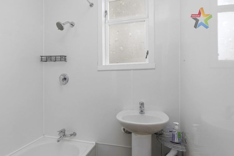 Photo of property in 5 Tyrone Grove, Wainuiomata, Lower Hutt, 5014