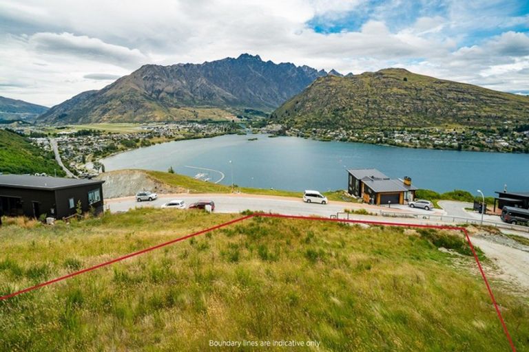 Photo of property in 8 Florence Close, Queenstown Hill, Queenstown, 9300