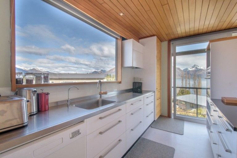 Photo of property in 6 Veint Crescent, Queenstown, 9300