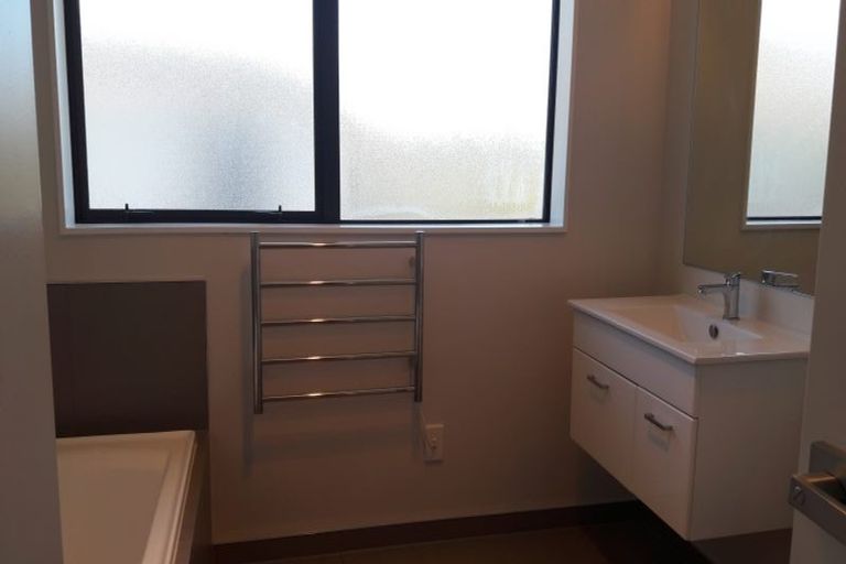 Photo of property in 27 Hargood Street, Woolston, Christchurch, 8062