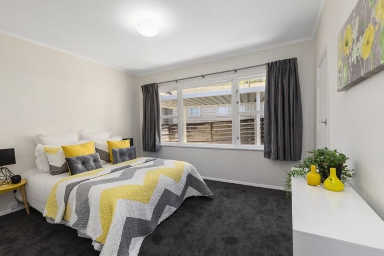 Photo of property in 28 Lowry Crescent, Stokes Valley, Lower Hutt, 5019