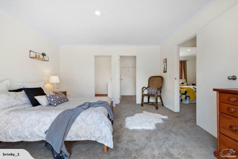 Photo of property in 2 Frank Knight Place, Waiuku, 2123