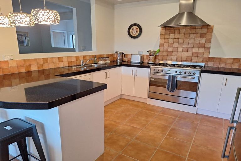 Photo of property in 44 Parkwood Crescent, Gulf Harbour, Whangaparaoa, 0930