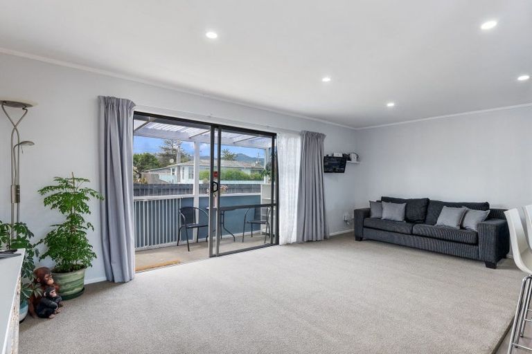 Photo of property in 30 Strathmore Avenue, Levin, 5510