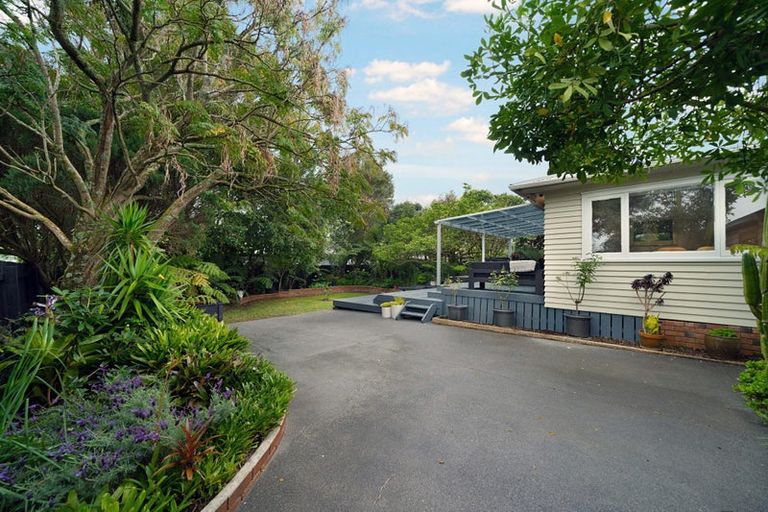 Photo of property in 2 Riserra Drive, Ranui, Auckland, 0612