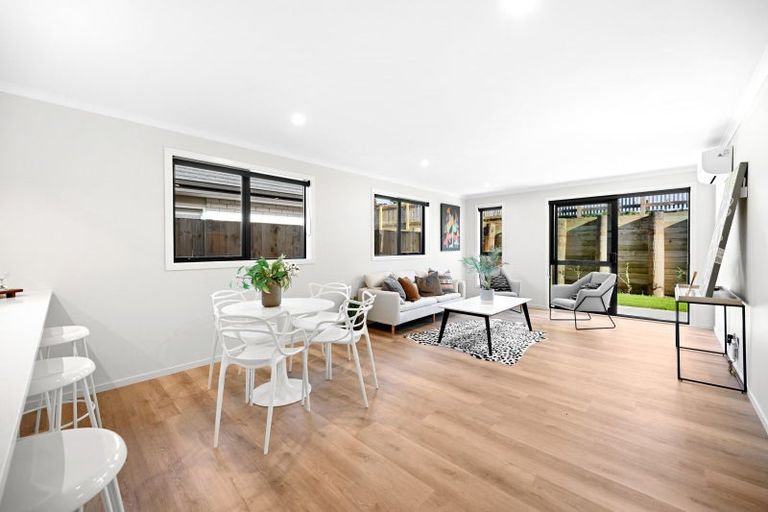 Photo of property in 15 Waruhia Crescent, Rototuna North, 3281
