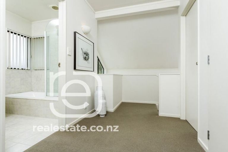 Photo of property in 1/112 Seaview Road, Glenfield, Auckland, 0629