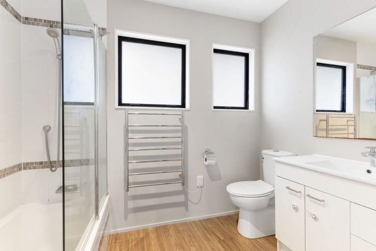 Photo of property in 11 Sunhaven Drive, Newlands, Wellington, 6037