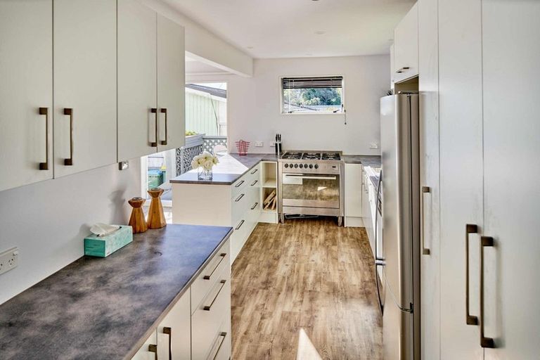 Photo of property in 13 Yarrow Place, Papakowhai, Porirua, 5024