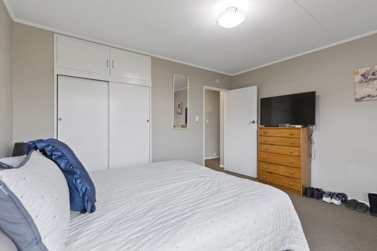 Photo of property in 16 Abraham Crescent, Milson, Palmerston North, 4414