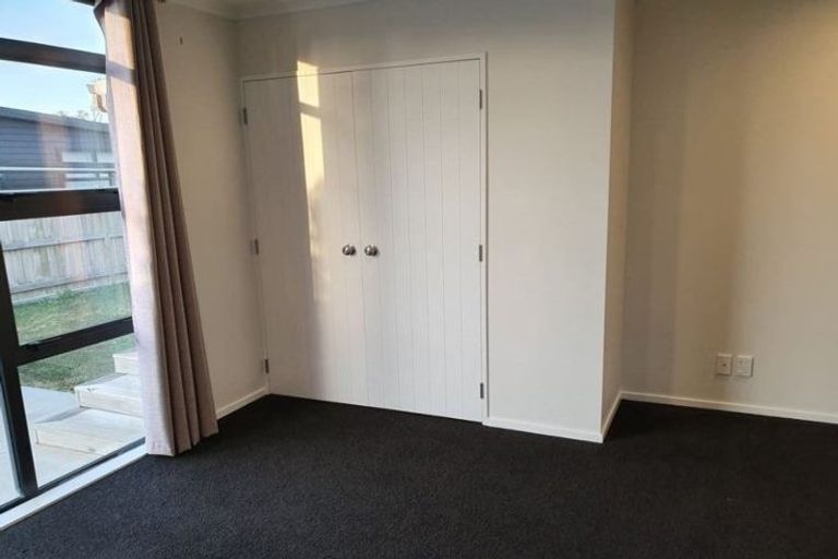 Photo of property in 46 Exeter Crescent, Takaro, Palmerston North, 4412