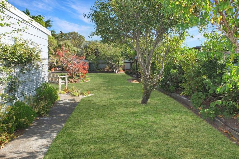 Photo of property in 8b Te Awa Street, Foxton Beach, Foxton, 4815