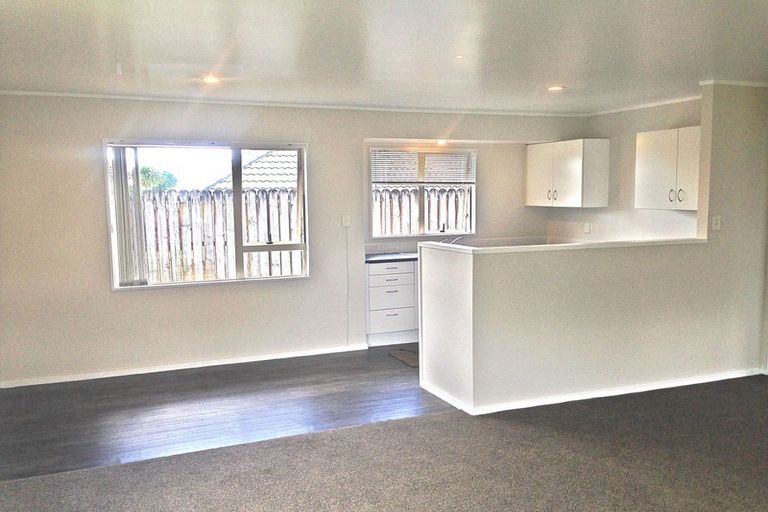 Photo of property in 100b Parrs Cross Road, Henderson, Auckland, 0612