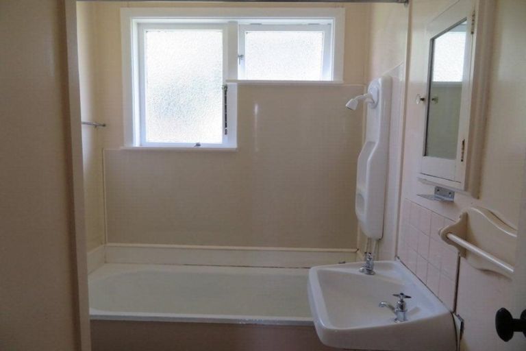 Photo of property in 9-38 Barber Grove, Moera, Lower Hutt, 5010