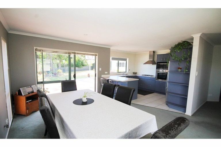 Photo of property in 2 Norm Pellow Drive, Manurewa, Auckland, 2105