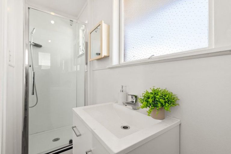 Photo of property in 2/82 Huia Road, Papatoetoe, Auckland, 2025