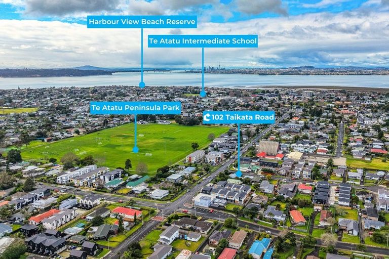 Photo of property in 102 Taikata Road, Te Atatu Peninsula, Auckland, 0610