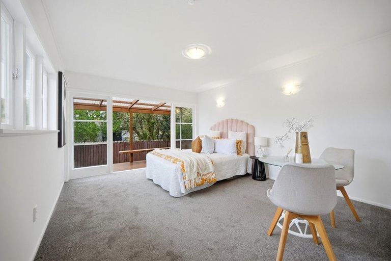 Photo of property in 102 Taikata Road, Te Atatu Peninsula, Auckland, 0610