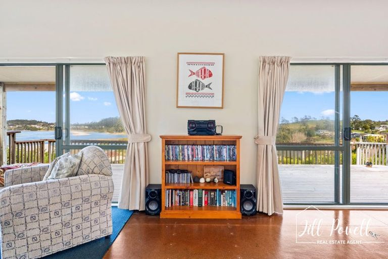Photo of property in 13 Moana Road, Tinopai, 0593
