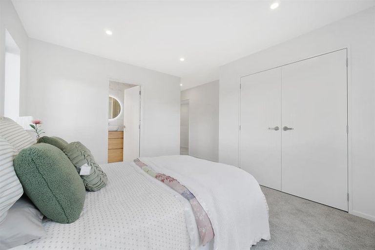 Photo of property in 73 Whare Kauri Road, Papakura, 2110