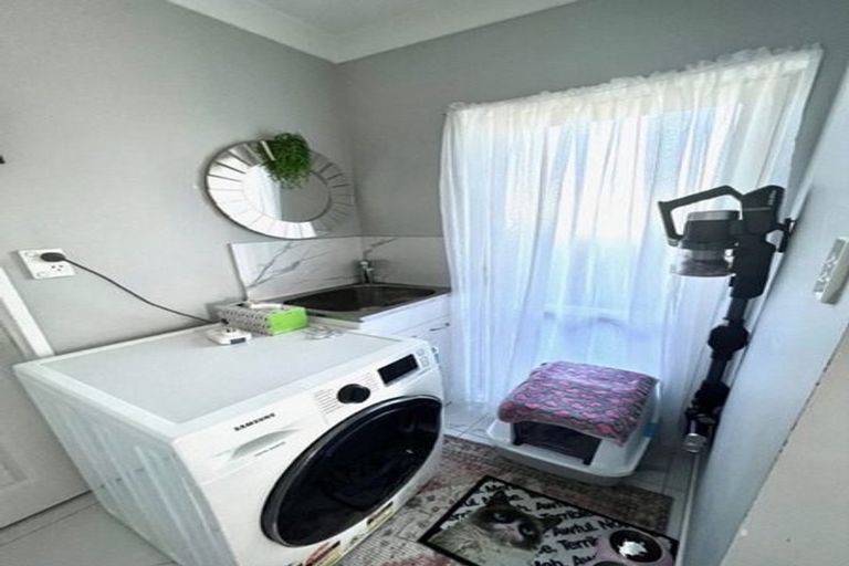 Photo of property in 14 Hawkley Close, Flat Bush, Auckland, 2019