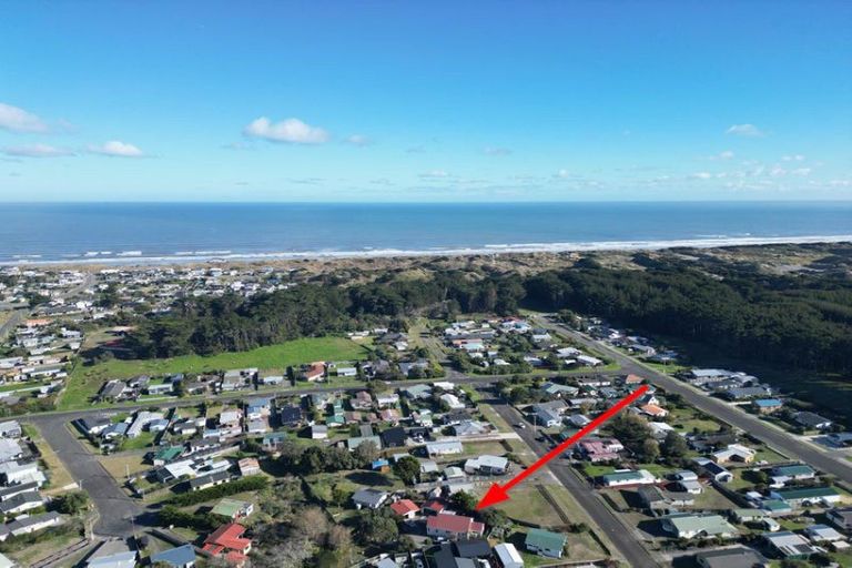 Photo of property in 3 Harrod Avenue, Foxton Beach, Foxton, 4815