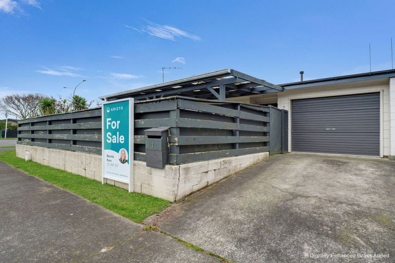 Photo of property in 1 Dunk Place, Milson, Palmerston North, 4414