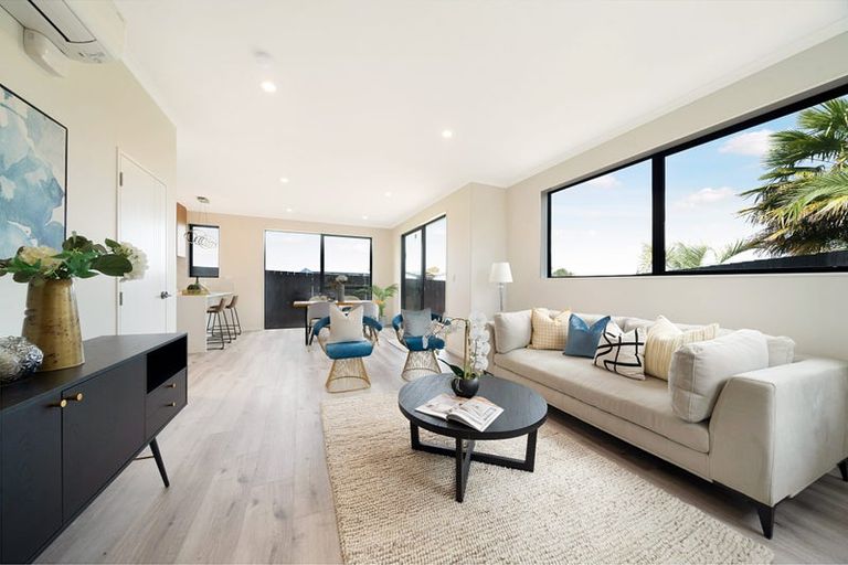 Photo of property in 11a Ballial Place, West Harbour, Auckland, 0618