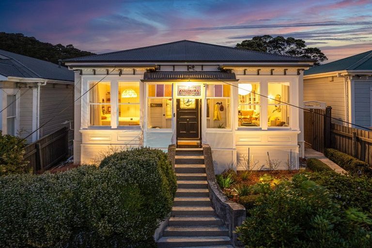Photo of property in 18 Lawrence Street, Newtown, Wellington, 6021