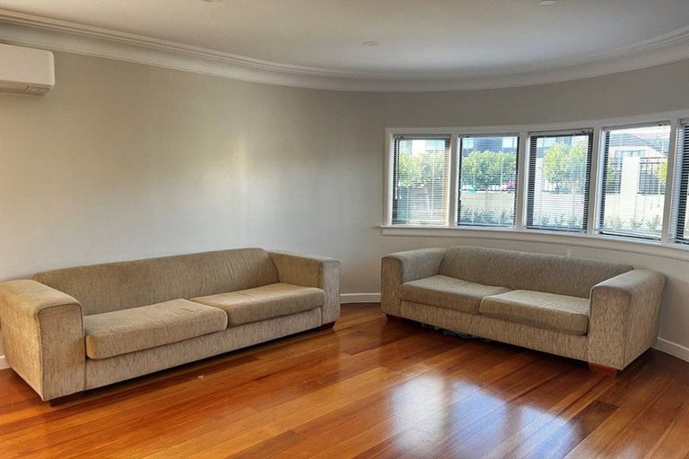 Photo of property in 5 Hattaway Avenue, Bucklands Beach, Auckland, 2012