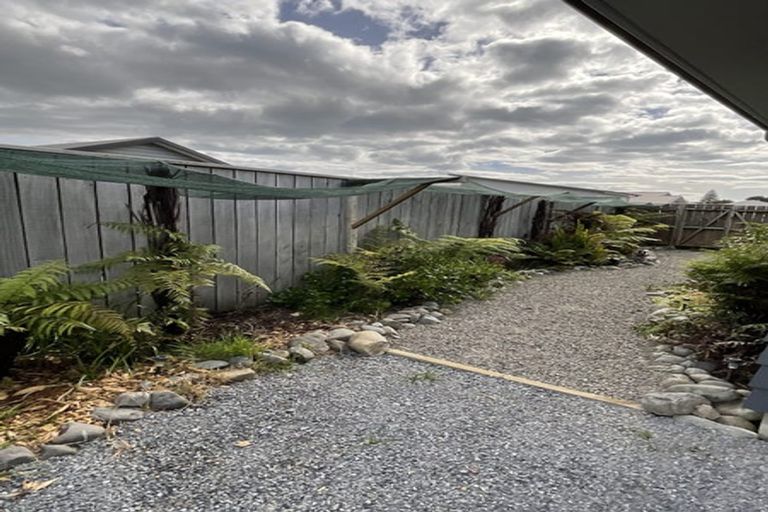 Photo of property in 11 Te Wiremu Lane, Otaki, 5512