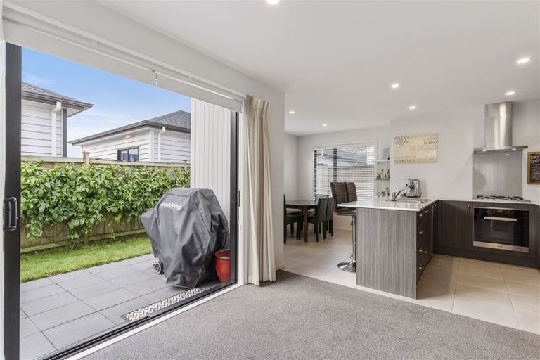 Photo of property in 5 Castlepoint Avenue, Takanini, 2110