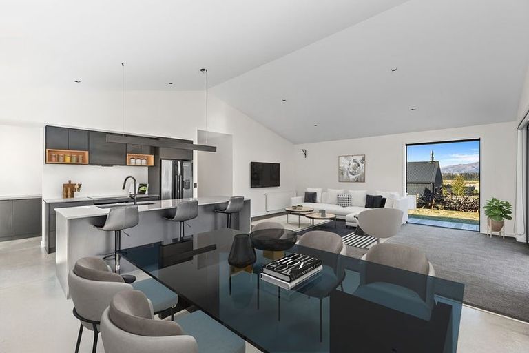 Photo of property in 13 Magpie Place, Lake Hawea, Wanaka, 9382