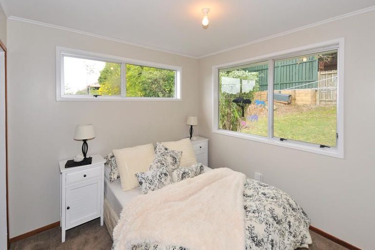 Photo of property in 48 Regency Place, Sunnynook, Auckland, 0632