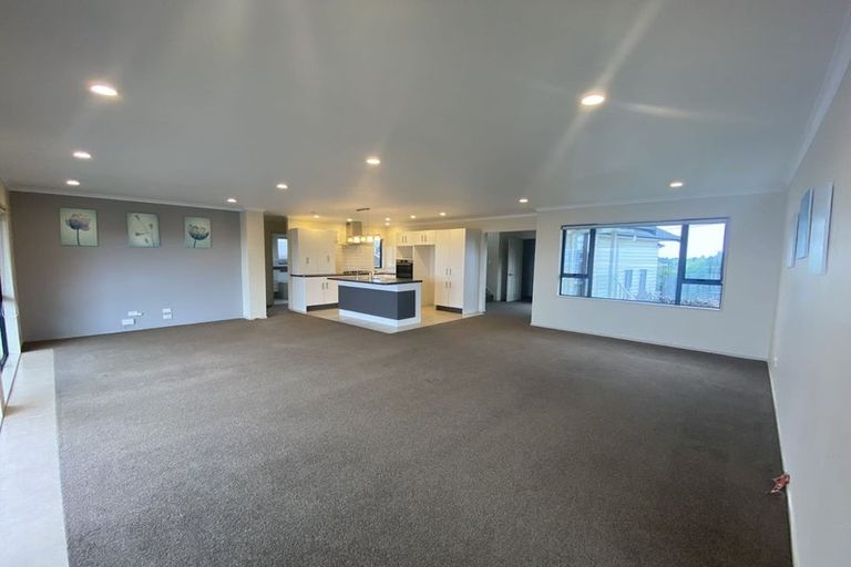 Photo of property in 1446 Whangaparaoa Road, Army Bay, Whangaparaoa, 0930