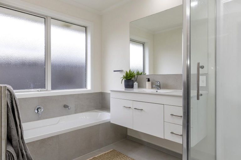 Photo of property in 8 Huka Heights Drive, Rangatira Park, Taupo, 3330