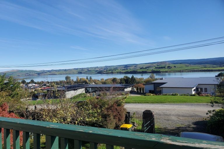 Photo of property in 10 Gull Street, Waihola, Milton, 9073