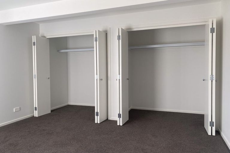 Photo of property in 37 Priscilla Crescent, Kingston, Wellington, 6021