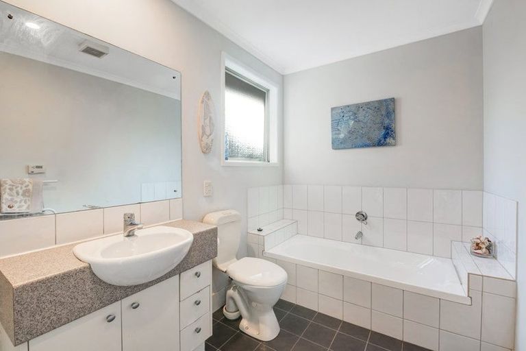 Photo of property in 19 Trimaran Drive, Gulf Harbour, Whangaparaoa, 0930