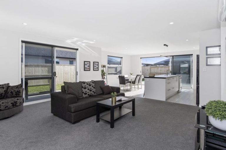 Photo of property in 63 Te Kio Crescent, Papamoa Beach, Papamoa, 3118
