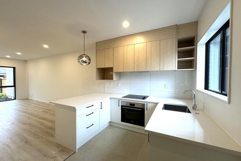 Photo of property in 55 Paetai Lane, Te Atatu Peninsula, 0610