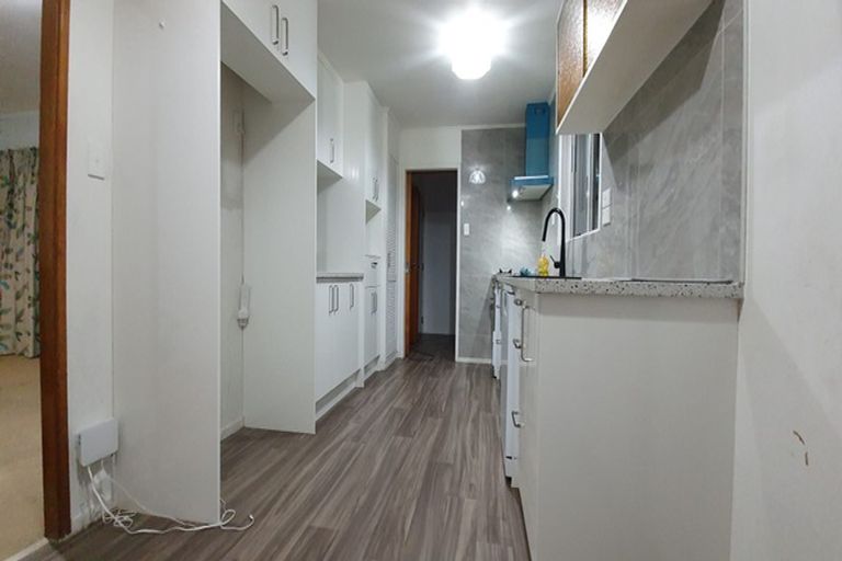 Photo of property in 34 Chislehurst Street, Henderson, Auckland, 0612