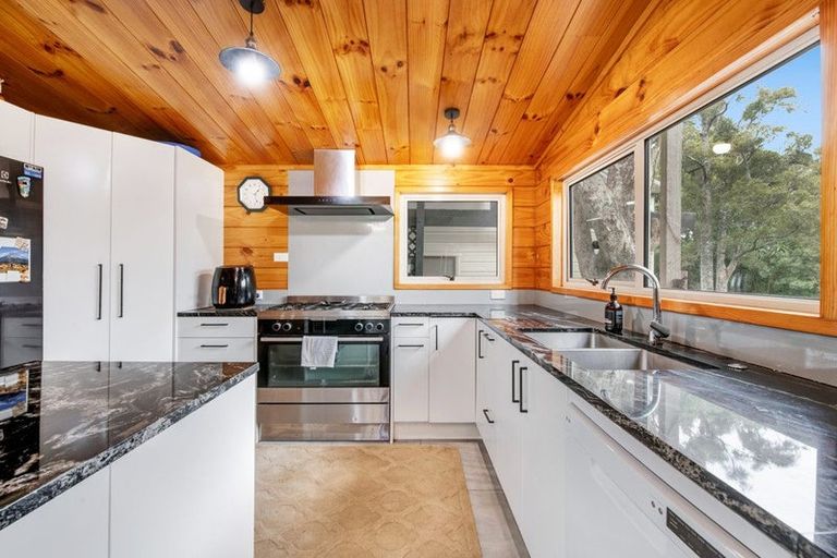 Photo of property in 100 Pemberton Avenue, Bayview, Auckland, 0629