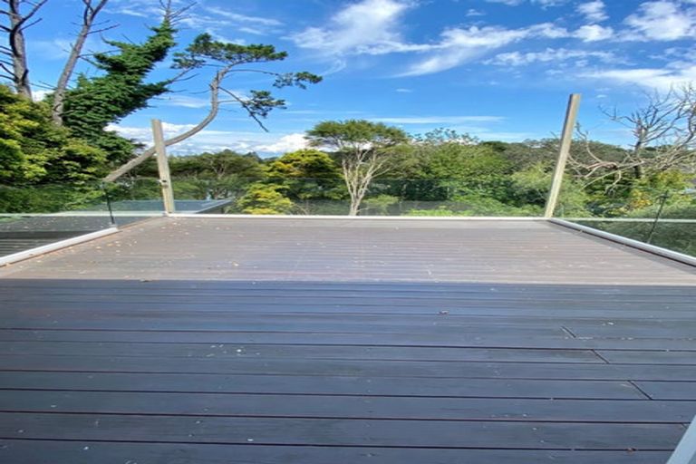 Photo of property in 26 West Lynn Road, Titirangi, Auckland, 0604