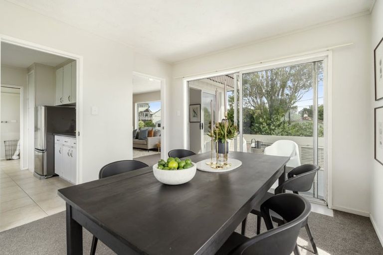 Photo of property in 1/22 North Avenue, Narrow Neck, Auckland, 0624