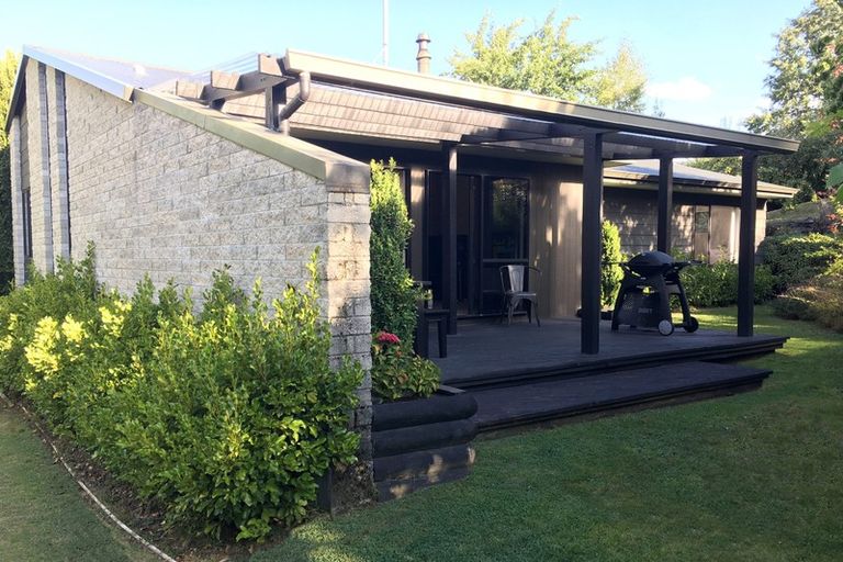 Photo of property in 14 Preston Drive, Arrowtown, 9302