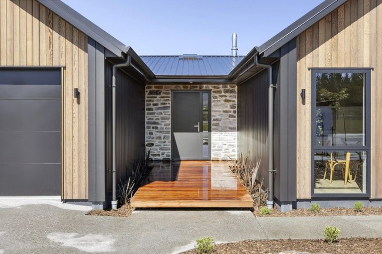 Photo of property in 14 Moonstone Street, Albert Town, Wanaka, 9305