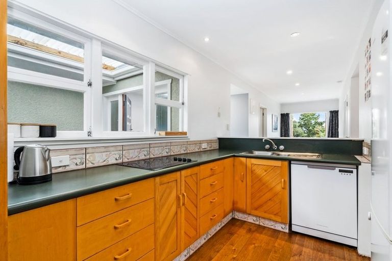 Photo of property in 5 Tauraroa Road, Maungakaramea, Whangarei, 0178