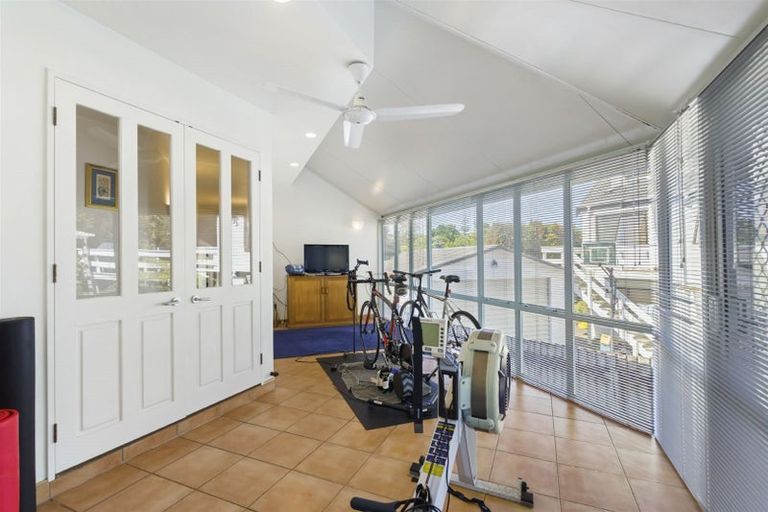 Photo of property in 2/2 Jutland Street, Mairangi Bay, Auckland, 0630