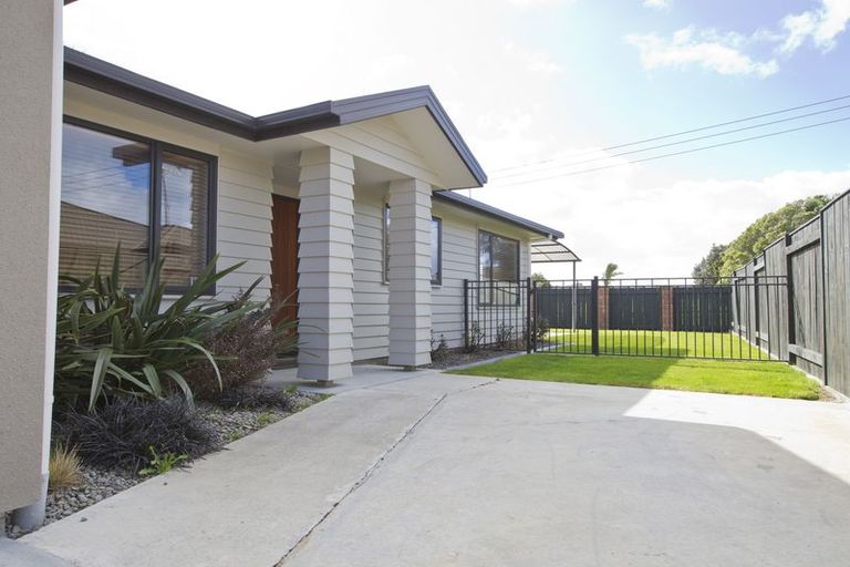 Photo of property in 4 Angelina Way, Kelvin Grove, Palmerston North, 4414
